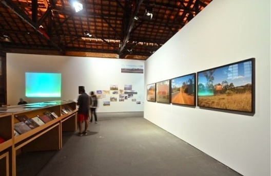 Território de Contato, módulo 1, Cao Guimarães e Brasil Arquitetura. Curadoria Marta Bogéa e Abilio Guerra<br />Foto Juan Guerra 