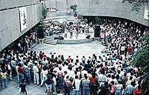 Apresentação musical na Estação São Bento [Metrô de SP]