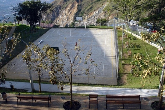 Quadra esportiva do Colégio Santo Domingos<br />Foto Noemi Zein Teles 