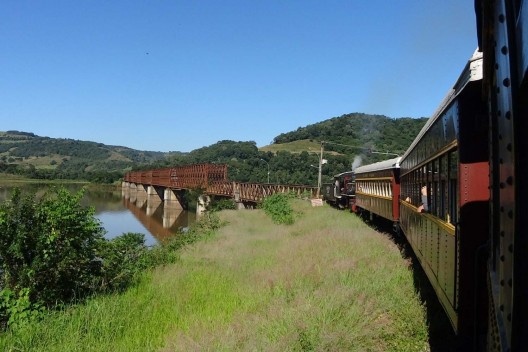 Trem das Termas deixando Marcelino Ramos em direção a Piratuba<br />Foto Matheus Rigon 