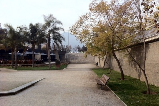 Restaurante Mestizo, Vitacura, Chile. Arquiteto Smiljan Radic<br />Foto Abilio Guerra 