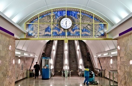 Estação de metrô Admiralteyskaya, a 102 m de profundidade, São Petersburgo, Rússia<br />Foto Gisele Rocha 