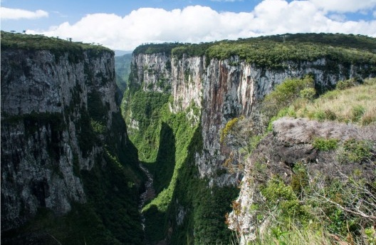 Cânion do Itaimbezinho, Parque Nacional dos Aparados da Serra, Cambará do Sul RS, Brasil<br />Foto José Tabacow 