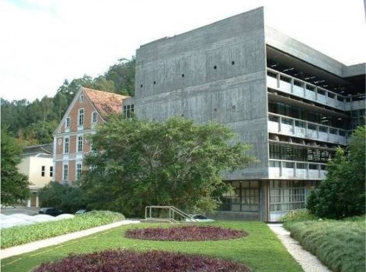 Hering Matriz. Costura antiga e nova. Blumenau, 1968-1975