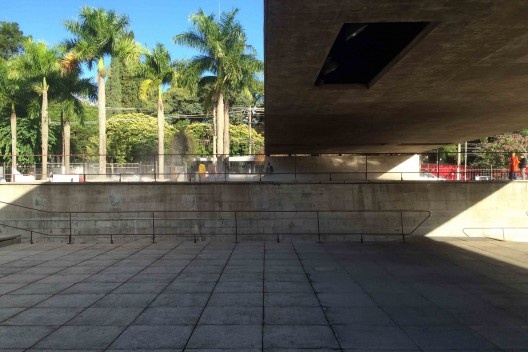 Museu da Escultura - MuBE, 1995, arquiteto Paulo Mendes da Rocha (Mackenzie, 1954)<br />Foto Abilio Guerra 