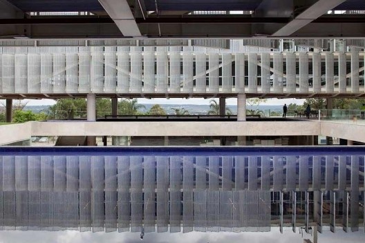Sede do Sebrae Brasília, Brasília DF. Arquitetos Álvaro Puntoni, Luciano Margotto Soares, Jonathan Davies e João Sodré, Prêmio APCA 2010, primeira edição a distinguir a modalidade Arquitetura e Urbanismo<br />Foto Nelson Kon 
