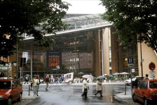 Novo edifício na Potsdamer Platz, Berlim<br />Foto Betânia Cavalcanti 