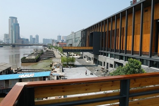 Museu de Arte Contemporânea de Ningbo, Ningbo, China, 2001-2005. Arquiteto Wang Shu<br />Foto Lu Wenyu  [Pritzker Prize]