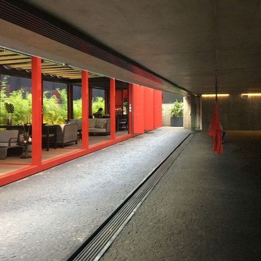 Loja Uniflex Cidade Jardim, reforma Estúdio Tupi, arquiteto Aldo Urbinati. Projeto original de Paulo Mendes da Rocha<br />Foto Luiz Gustavo Sobral Fernandes 
