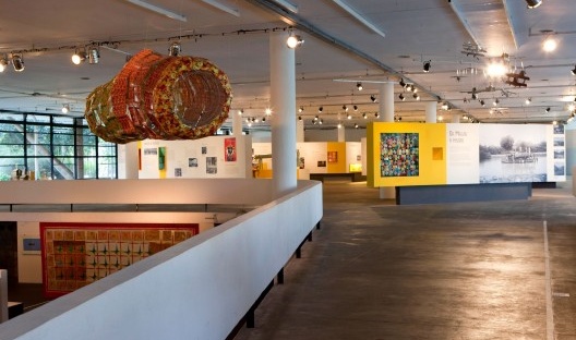 Exposição Puras Misturas, curadoria Adélia Borges. Pavilhão das Culturas Brasileiras, Parque do Ibirapuera, São Paulo, 2010<br />Foto Mariana Chama 
