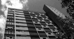 Edificio Valfrido Antunes(1957), localizado no bairro da Boa Vista. Projeto de Waldeci Pinto [foto da autora]
