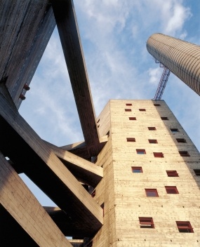 Sesc Pompéia, São Paulo. Arquiteta Lina Bo Bardi<br />Foto Nelson Kon 