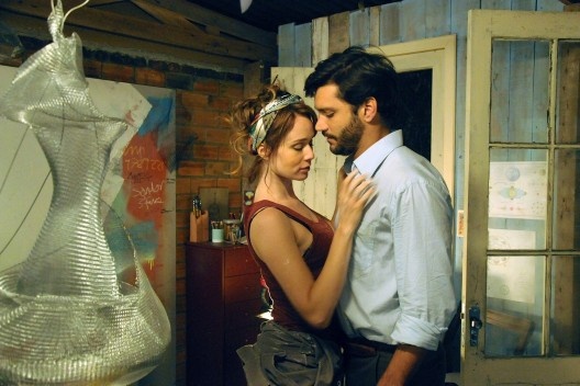 Mariana Ximenes e Armando Babaioff em <i>Prova de coragem</i>, de Roberto Gervitz