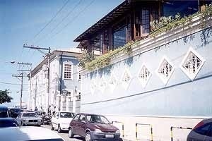 Academia Vila Forma, fachada lateral em detalhe<br />Foto do autor 
