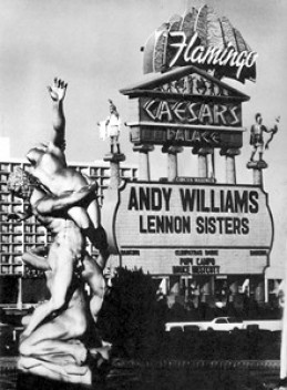 Estátuas e luminosos do Caesars Palace