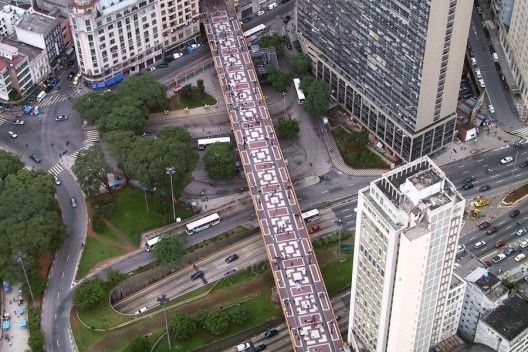 Viaduto Santa Efigênia, Vale do Anhangabaú, São Paulo<br />Foto Nelson Kon 