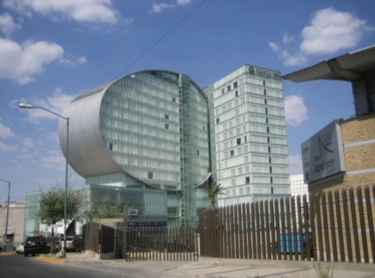 El urbanismo puntero y el diseño vanguardista en la nueva sede financiera mexicana en Santa Fé, al sur de la Ciudad de México<br />Foto Humberto González Ortiz 