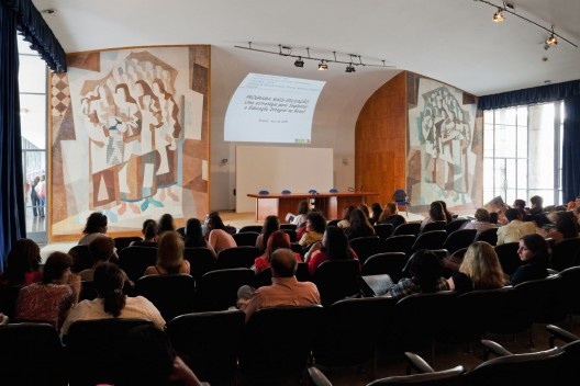 Ministério da Educação e Saúde, posteriormente Ministério da Educação e Cultura e atual Palácio Capanema, Rio de Janeiro RJ Brasil, 1936-1945. Arquitetos Lúcio Costa, Oscar Niemeyer, Affonso Eduardo Reidy, Jorge Moreira, Carlos Leão e Ernani Vasconcellos<br />Foto/Photo Nelson Kon 