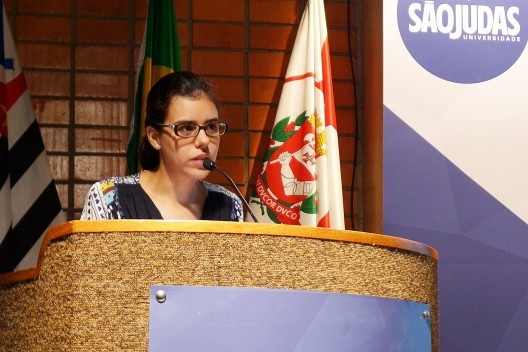 Apresentação de Silvia Raquel Chiarelli, Encontro Núcleo Docomomo-SP 2015<br />Foto André Marques 