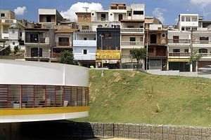 CEU Rosas da China, São Paulo. Arquitetos Alexandre Delijaicov, André Takiya e Wanderley Ariza<br />Foto Nelson 