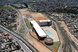CEU Jambeiro, São Paulo. Arquitetos Alexandre Delijaicov, André Takiya e Wanderley Ariza<br />Foto David Rego Jr 