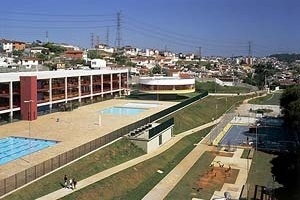 CEU Butantã, São Paulo. Aquitetos Alexandre Delijaicov, André Takiya e Wanderley Ariza<br />Foto Nelson Kon 