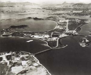 Ilha do Fundão, vista aérea [Acervo Jorge Machado Moreira, catálogo organizado por Jorge Czajkowski, Rio de Janeiro, 19]