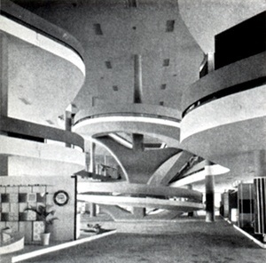 Interio do Pavilhão das Indústrias, Parque do Ibirapuera, São Paulo, Oscar Niemeyer e equipe, 1953 [Modern Architeture in Brazil, de Henrique Mindlin, 1956]