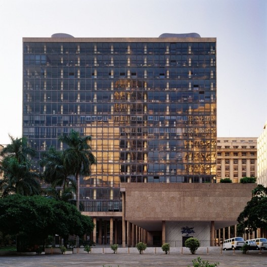 Palácio Gustavo Capanema, Rio de Janeiro RJ Brasil, 1945. Arquitetos Lucio Costa, Affonso Eduardo Reidy, Carlos Leão, Jorge Moreira, Oscar Niemeyer e Ernani Vasconcellos<br />Foto Nelson Kon 