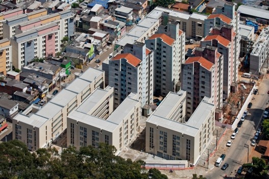 Residencial Sílvio Baccarelli,  Heliópolis Gleba H<br />foto Leonardo Finotti 