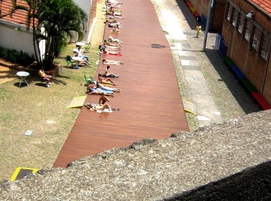 Banho de Sol - SESC Pompéia<br />Foto Lutero Pröscholdt Almeida 