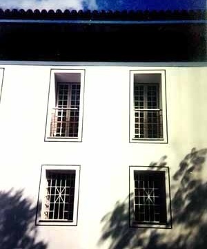 Residência do Arcebispo de Mariana, arquitetos Éolo Maia, Jô Vasconcellos e Sylvio Podestá, Mariana [Foto AG]
