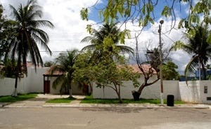Fachada de residência N2A<br />Foto Neusa Lima 