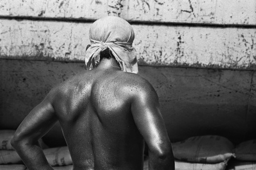 Estivador, Santos, 1976<br />Foto Araquém Alcântara 