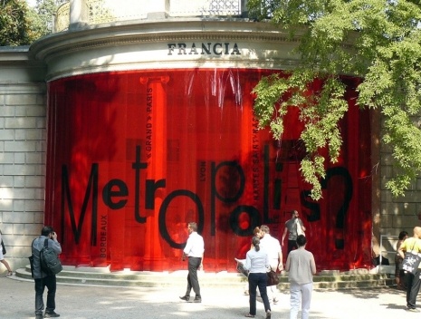 Vista externa do Pavilhão francês, que com o tema 'Metropolis', mostra os desafios dos cinco principais núcleos urbanos franceses: Paris, Lyon, Bordeaux, Nantes e Marseille<br />Foto Flavio Coddou 