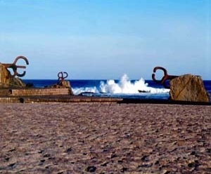 Peine del Viento, 1976, Eduardo Chillida e Peña Ganchegui. Paseo Eduardo Chillida, San Sebastián, Espanha. Foto Enrique Pérez Seoane<br />Fonte: Website de Eduardo Chillida 