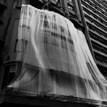 Véus. Exposição de fotografias de Thales Leite