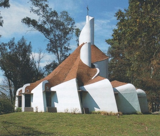 Capilla Maschwitz, exterior<br />Foto Gustavo Sosa Pinilla 