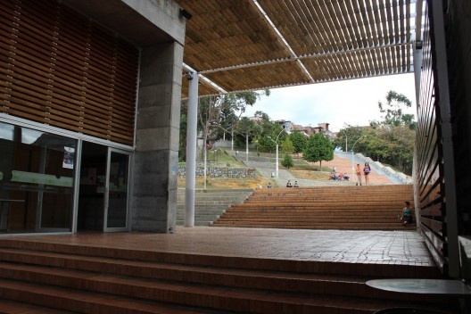 Biblioteca La Quintana, arquiteto Ricardo La Rotta Caballero<br />Foto Roberto Ghione 