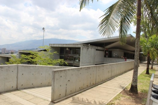 Parque Biblioteca San Javier, San Javier, arquiteto Javier Veras<br />Foto Roberto Ghione 