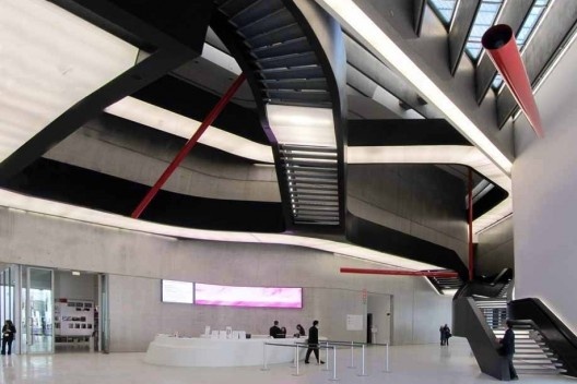 MAXXI – Museu de Arte e Arquitetura do Século XXI, Roma. Arquiteta Zaha Hadid<br />Foto Victor Hugo Mori 