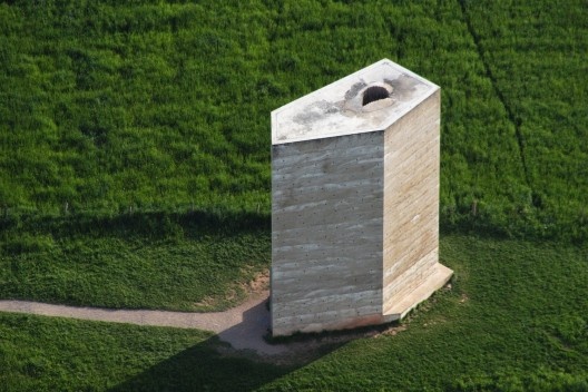 Capela Bruder Klaus, Mechernich, Alemanha, 2007. Arquiteto Peter Zumthor<br />Foto Wolkenkratzer  [Wikimedia Commons]