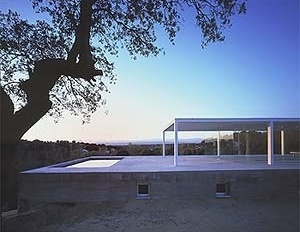 Vista de trás com a piscina