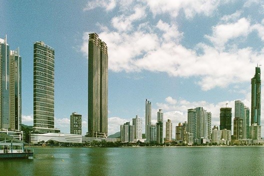 Vista da cidade de Balneário Camboriú<br />Foto Camila Alba Costa Curta 