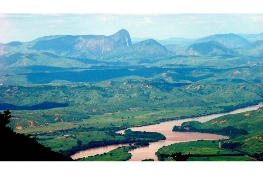 Vale do Rio Doce, Minas Gerais<br />Foto Luciano cta, 2008  [Wikimedia Commons]