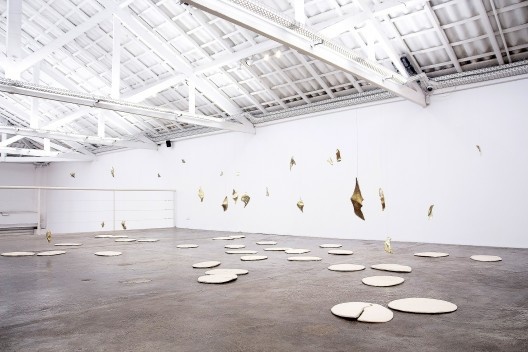 Marcia Pastore, <i>Como produzir tensão</i>. Curadoria Ana Carolina Ralston. Exposição na Usina Luis Maluf. De 28 ago. 2023 a 30 set. 2023<br />Foto Tatiana Mito 