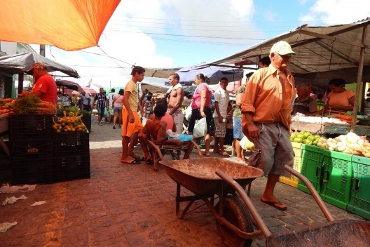 Feira em Maragogi<br />Foto Paula Louise Fernandes  [Acervo Grupo de Pesquisa Estudos da Paisagem]
