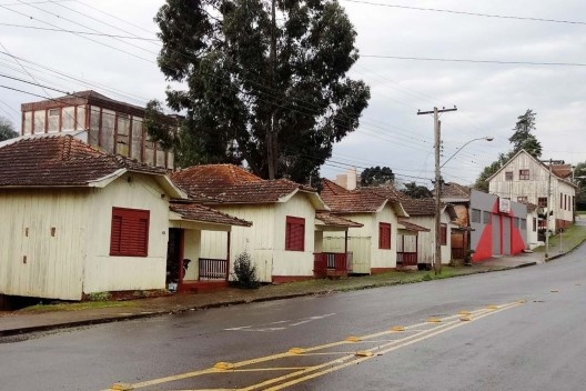 Remanescentes de vila operária na orla ferroviária de Erechim<br />Foto Matheus Rigon 
