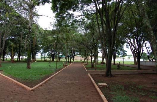 Centro Cívico de Angélica MS, 1956. Plano urbanístico de Jorge Wilheim e Rosa Kliass (colaboração). Projeto exposto na IV Exposição Internacional de Arquitetura, 1957<br />Foto Helio Herbst  [divulgação]