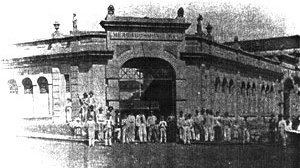 Figura 01 - Mercado Municipal do Jahu. Inaugurado em 1898, representou o rompimento do vínculo direto entre o meio urbano e o rural, constituindo-se como signo de progresso e urbanidade [Arquivo Ivan Claudio Domingues dos Santos]